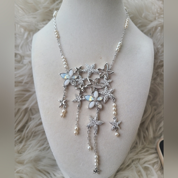 Swarovski Bridal Confetti Silver and Pearl Floral Necklace- Excellent Condition